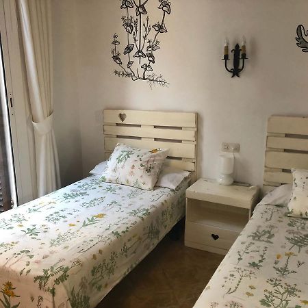 سيدجيس Hostal Parellades المظهر الخارجي الصورة