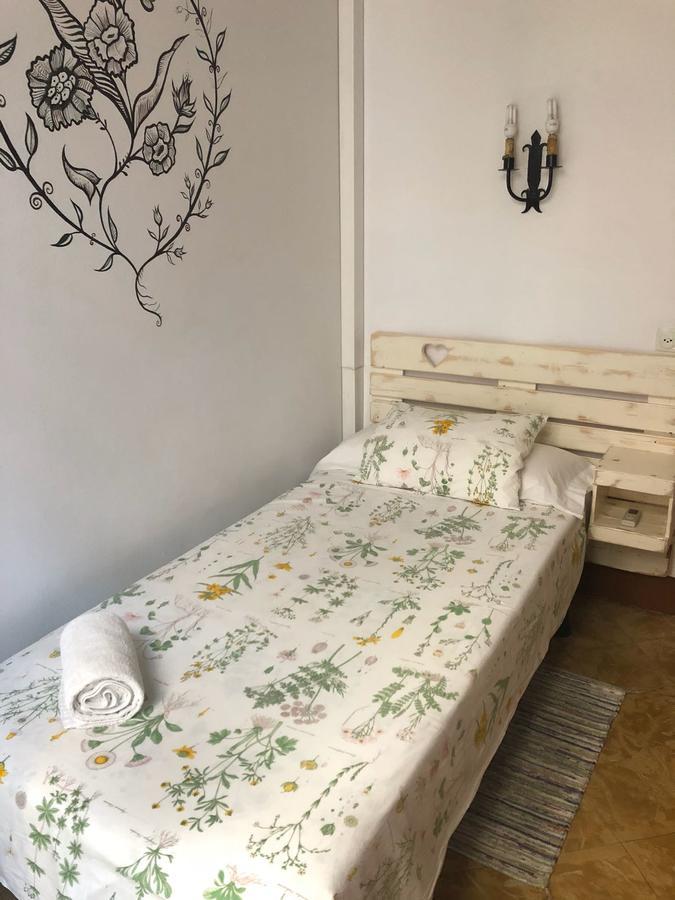سيدجيس Hostal Parellades المظهر الخارجي الصورة