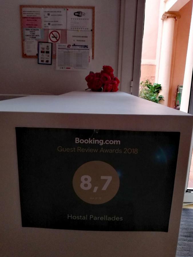 سيدجيس Hostal Parellades المظهر الخارجي الصورة
