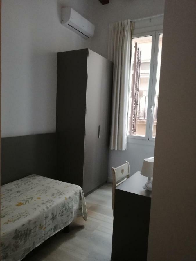 سيدجيس Hostal Parellades المظهر الخارجي الصورة