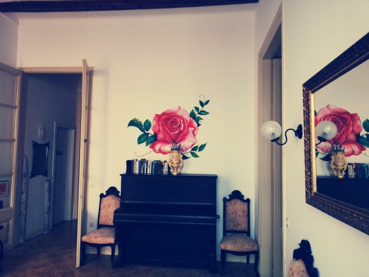 سيدجيس Hostal Parellades المظهر الخارجي الصورة