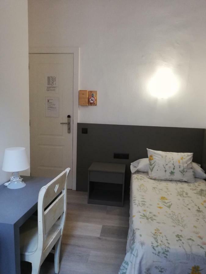 سيدجيس Hostal Parellades المظهر الخارجي الصورة